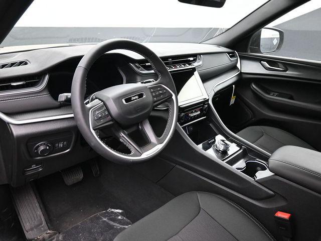 new 2025 Jeep Grand Cherokee car, priced at $31,757