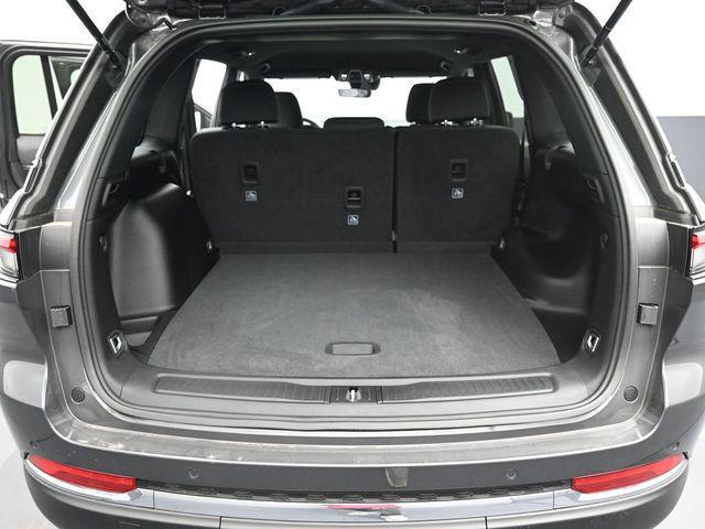 new 2025 Jeep Grand Cherokee car, priced at $31,757