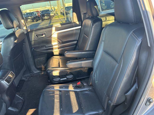used 2019 Toyota Highlander car, priced at $20,622