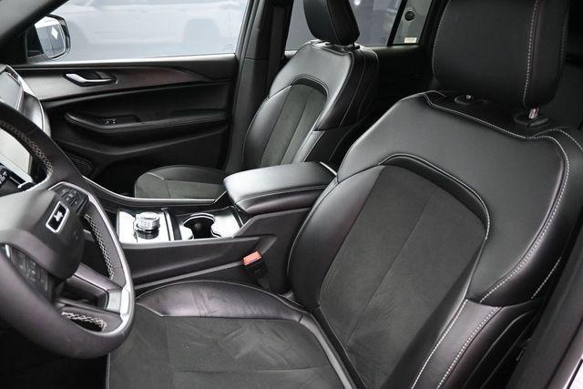 used 2025 Jeep Grand Cherokee car, priced at $40,696