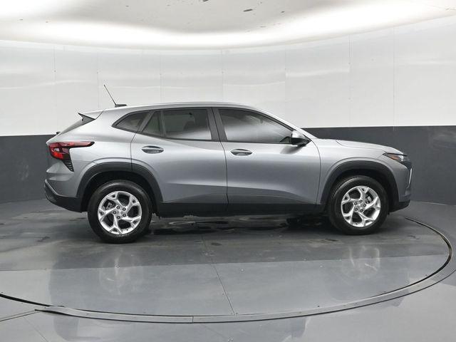 used 2025 Chevrolet Trax car, priced at $20,619