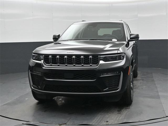new 2026 Jeep Grand Cherokee car, priced at $43,900
