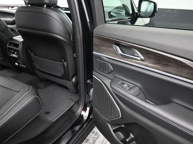 new 2026 Jeep Grand Cherokee car, priced at $43,900