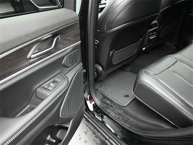 new 2026 Jeep Grand Cherokee car, priced at $43,900