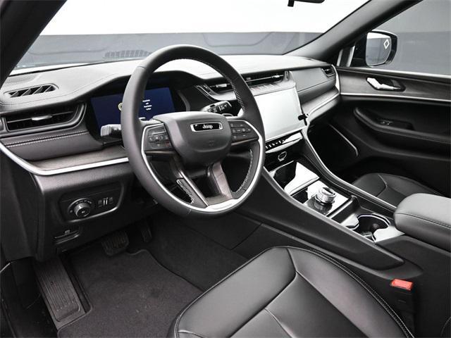 new 2026 Jeep Grand Cherokee car, priced at $43,900