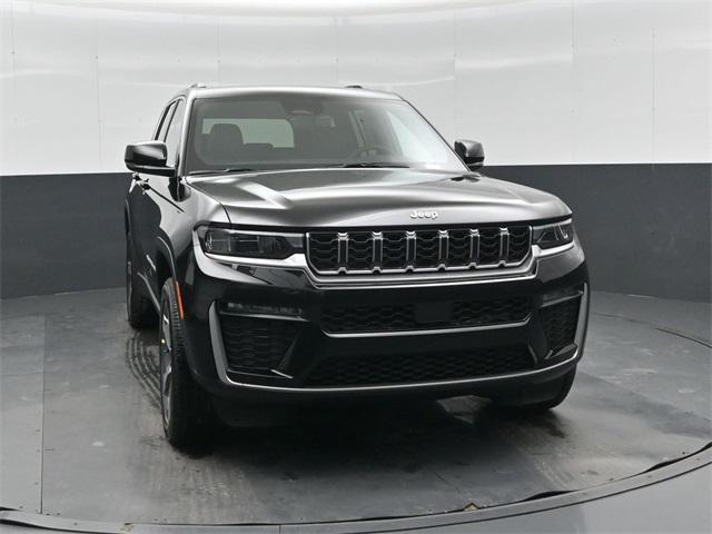 new 2026 Jeep Grand Cherokee car, priced at $43,900