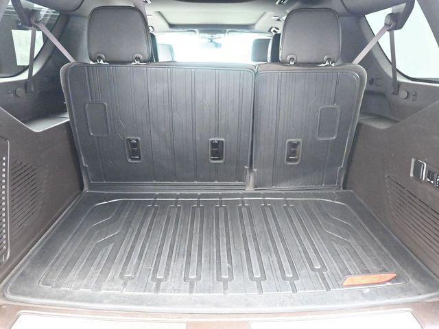used 2022 GMC Yukon XL car, priced at $45,619