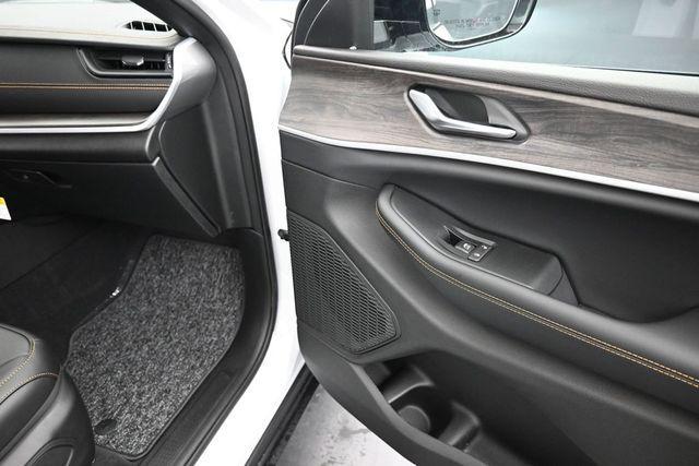 new 2026 Jeep Grand Cherokee car, priced at $43,868