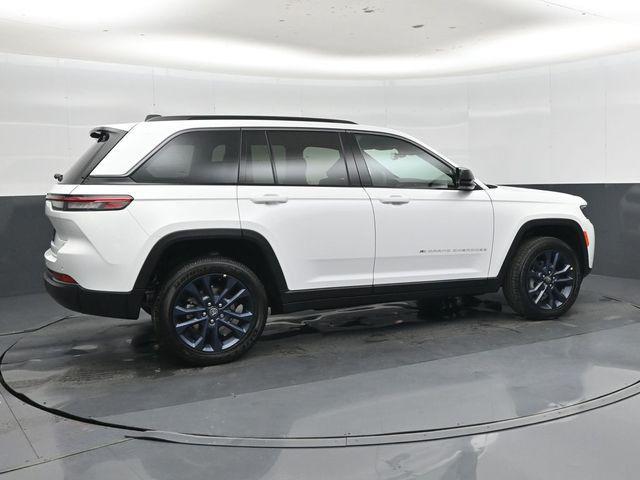 new 2026 Jeep Grand Cherokee car, priced at $43,868