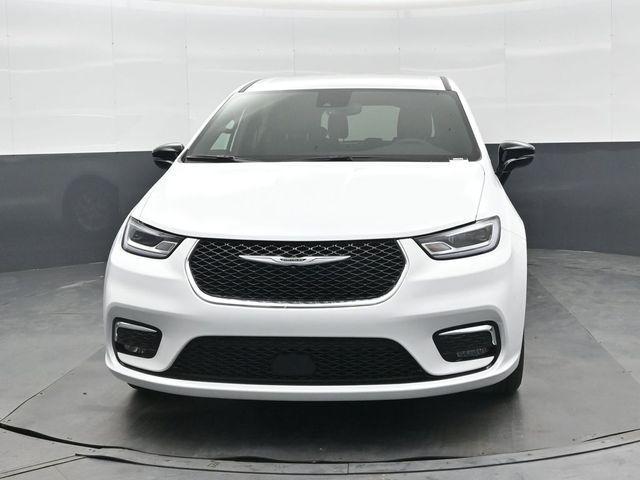 new 2026 Chrysler Pacifica car, priced at $41,198