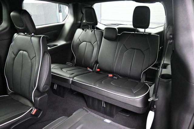 new 2027 Chrysler Pacifica car, priced at $53,024