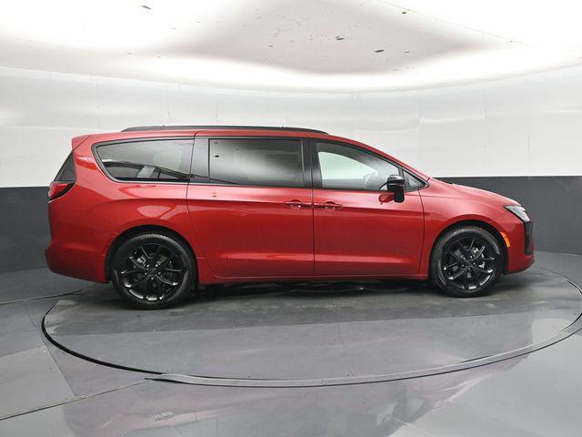 new 2027 Chrysler Pacifica car, priced at $53,519