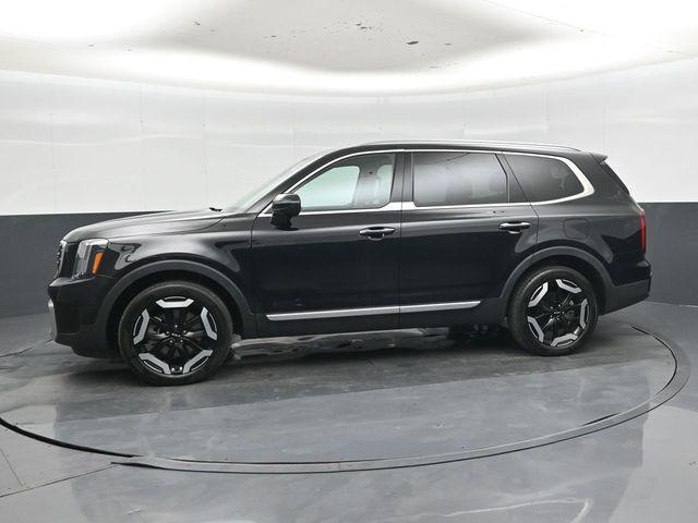 used 2025 Kia Telluride car, priced at $34,119