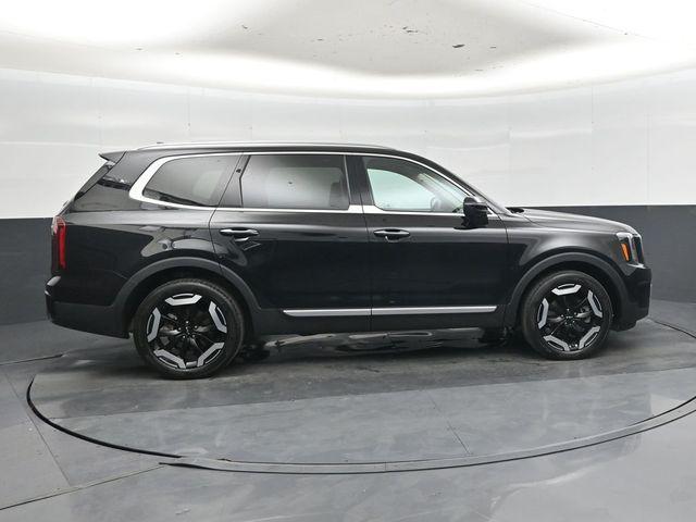 used 2025 Kia Telluride car, priced at $34,119