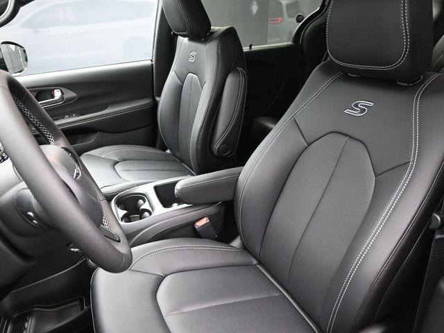 new 2026 Chrysler Pacifica car, priced at $45,897