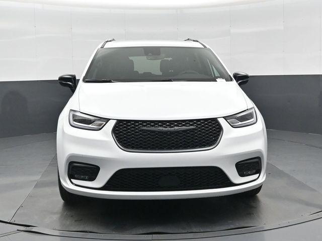 new 2026 Chrysler Pacifica car, priced at $45,897
