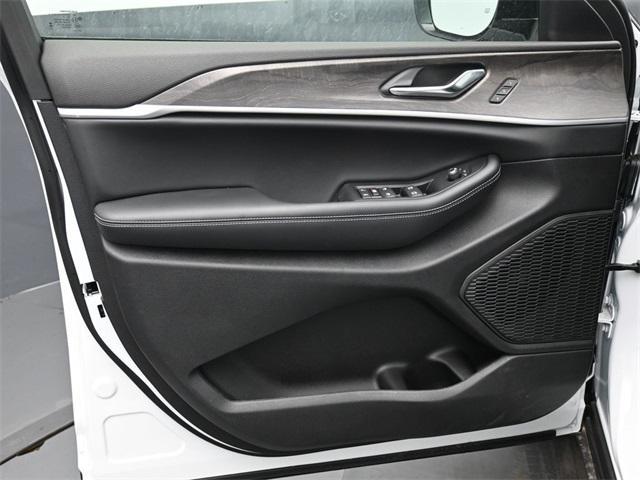 new 2025 Jeep Grand Cherokee L car, priced at $43,903