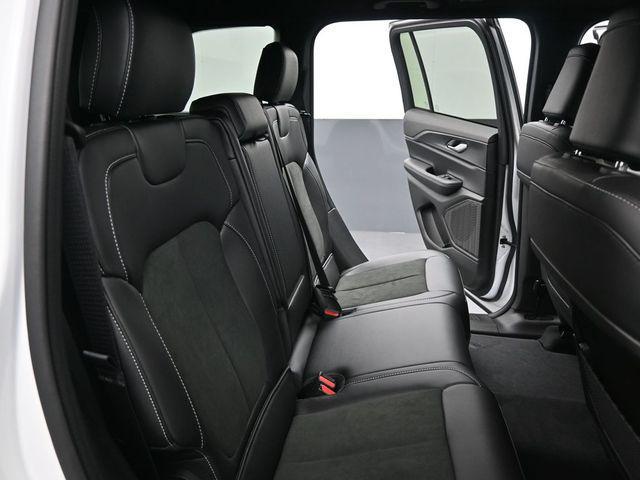 new 2025 Jeep Grand Cherokee car, priced at $38,110