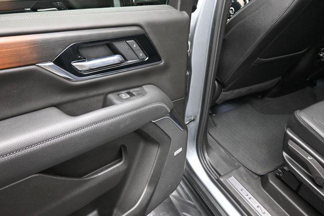 used 2025 GMC Yukon XL car, priced at $73,319