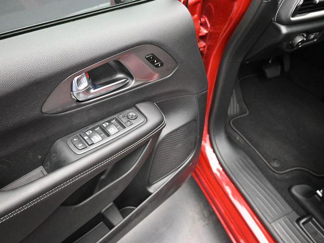 new 2026 Chrysler Pacifica car, priced at $43,622