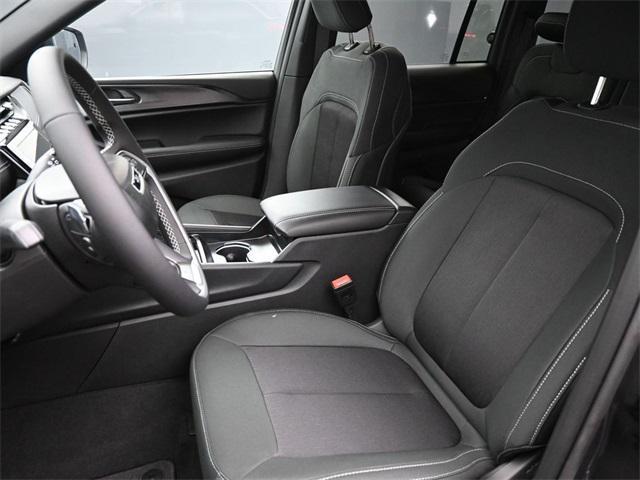 new 2025 Jeep Grand Cherokee car, priced at $31,757