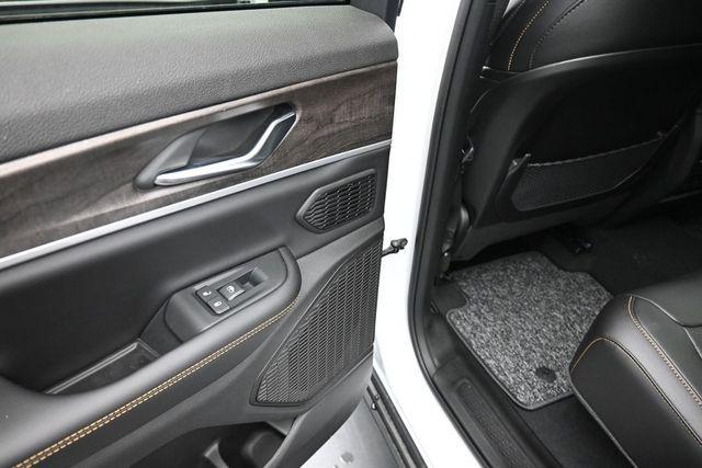 new 2026 Jeep Grand Cherokee car, priced at $43,868
