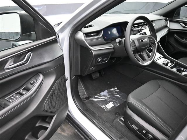 new 2025 Jeep Grand Cherokee L car, priced at $35,298