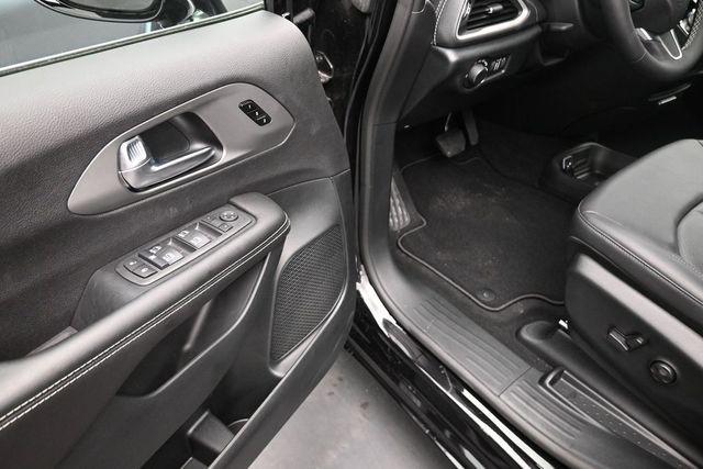 new 2027 Chrysler Pacifica car, priced at $46,159