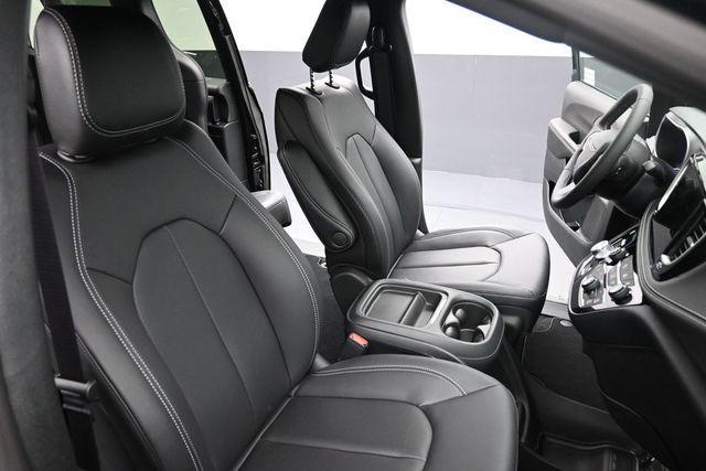 new 2027 Chrysler Pacifica car, priced at $40,778
