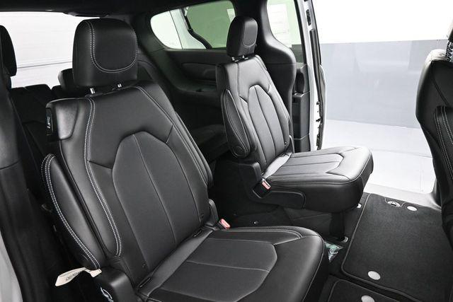 new 2026 Chrysler Pacifica car, priced at $39,028