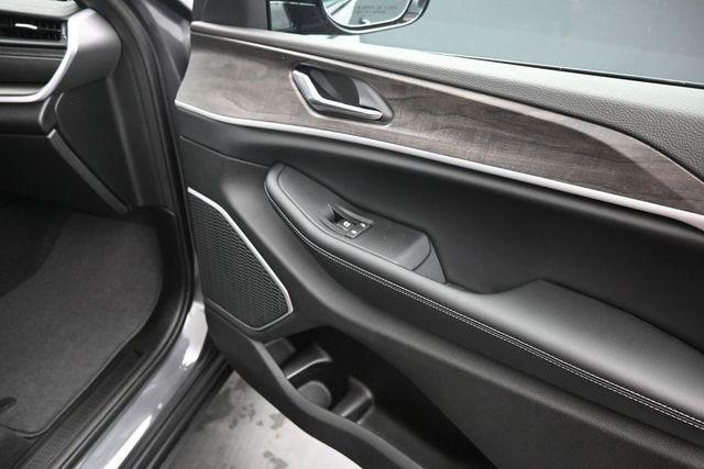 new 2026 Jeep Grand Cherokee car, priced at $37,968