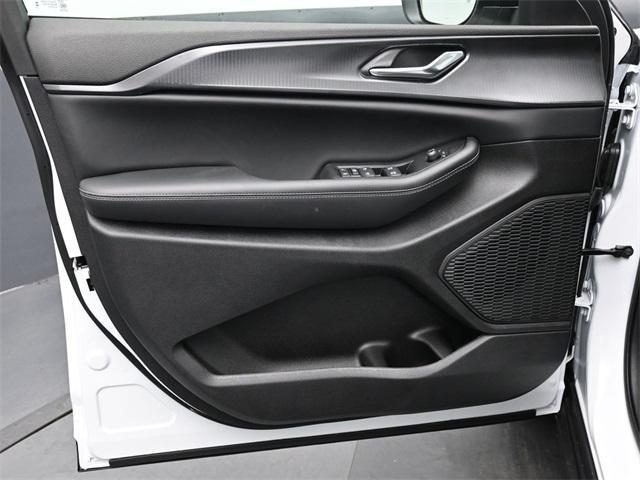 new 2025 Jeep Grand Cherokee car, priced at $31,210