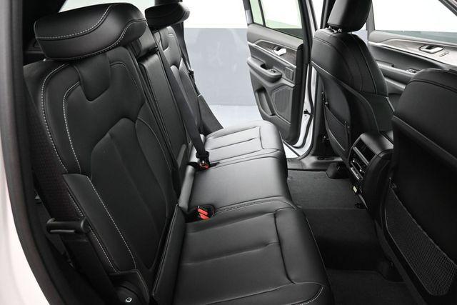 new 2026 Jeep Grand Cherokee car, priced at $39,773
