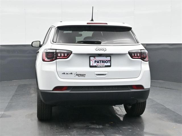 new 2025 Jeep Compass car, priced at $22,990