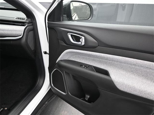 new 2025 Jeep Compass car, priced at $22,990