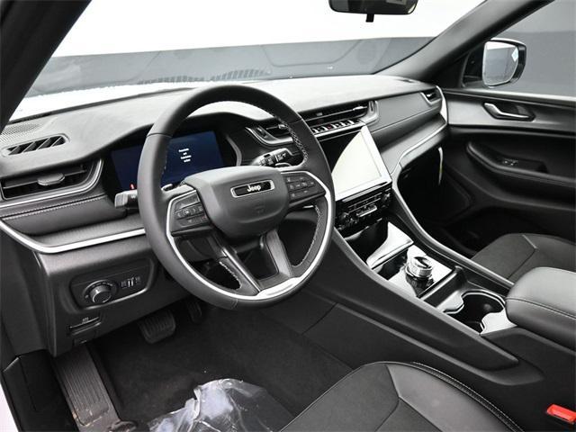 new 2025 Jeep Grand Cherokee car, priced at $40,708