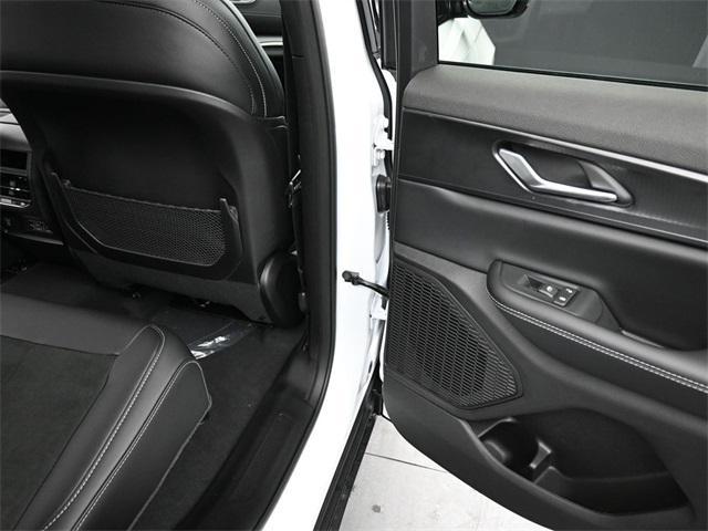 new 2025 Jeep Grand Cherokee car, priced at $40,708