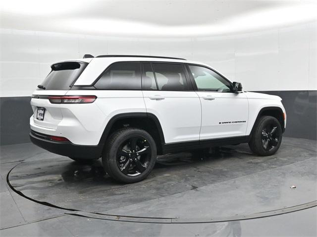 new 2025 Jeep Grand Cherokee car, priced at $40,708