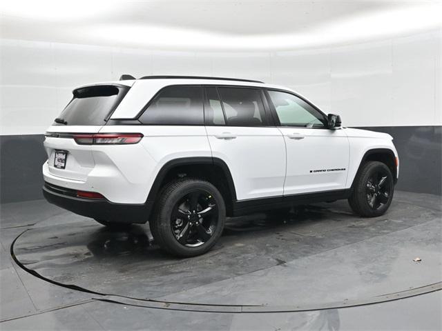 new 2025 Jeep Grand Cherokee car, priced at $40,708