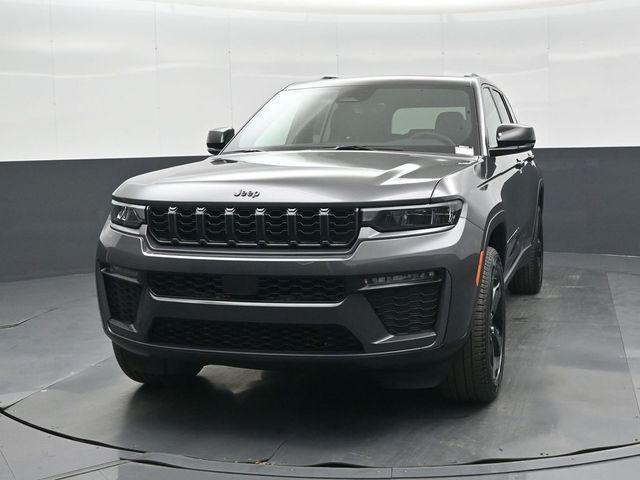 new 2026 Jeep Grand Cherokee car, priced at $47,330