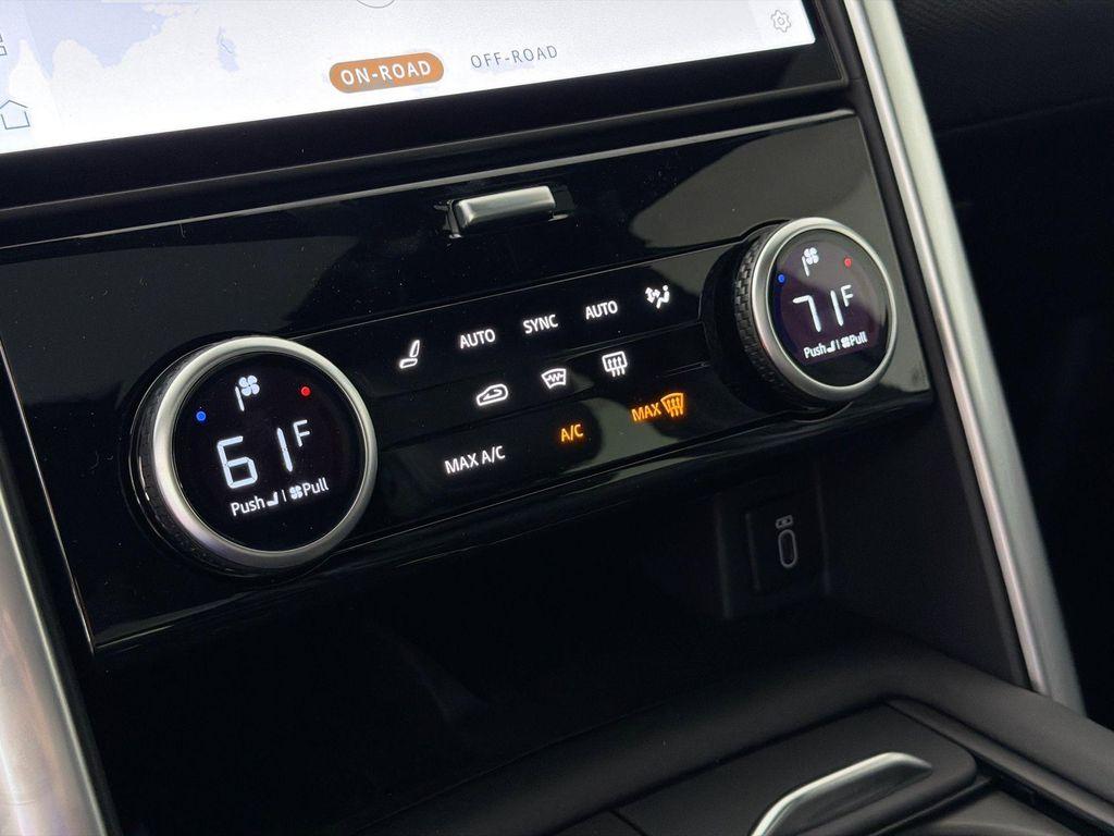 new 2026 Land Rover Discovery car, priced at $74,471