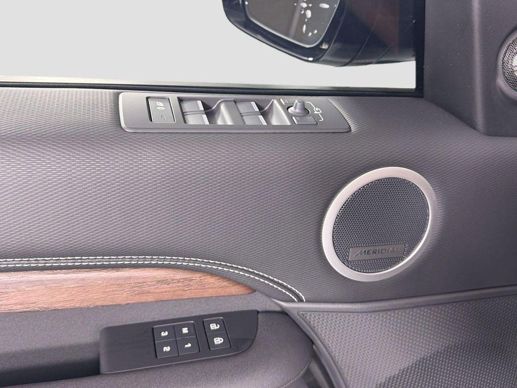 new 2026 Land Rover Discovery car, priced at $72,866