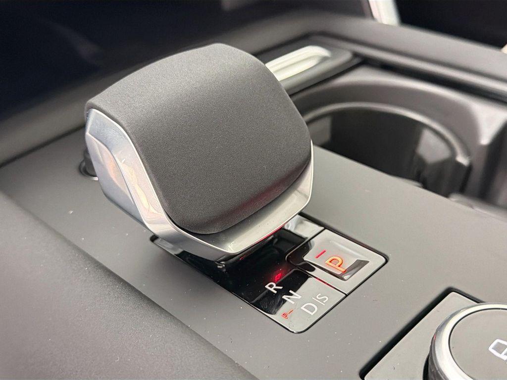 new 2026 Land Rover Discovery car, priced at $70,316