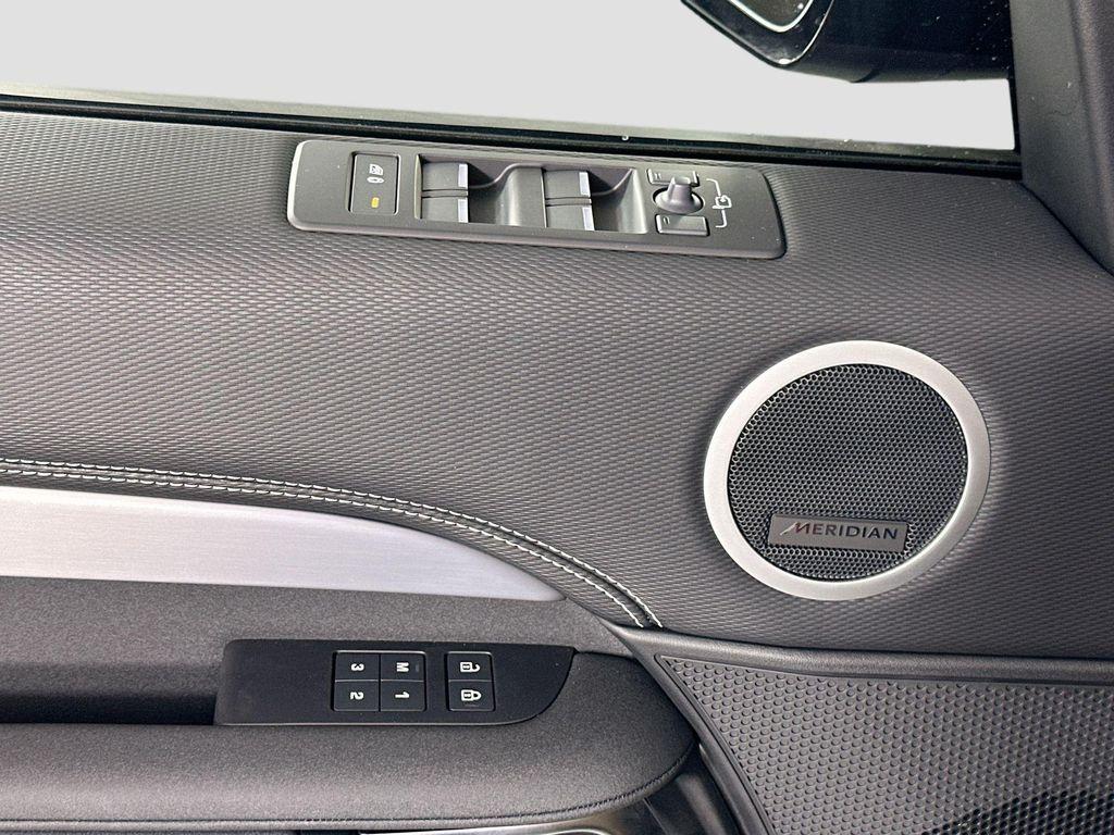 new 2026 Land Rover Discovery car, priced at $80,666