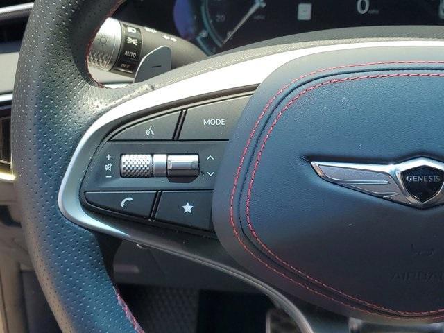 2023 Vik Black Genesis GV70