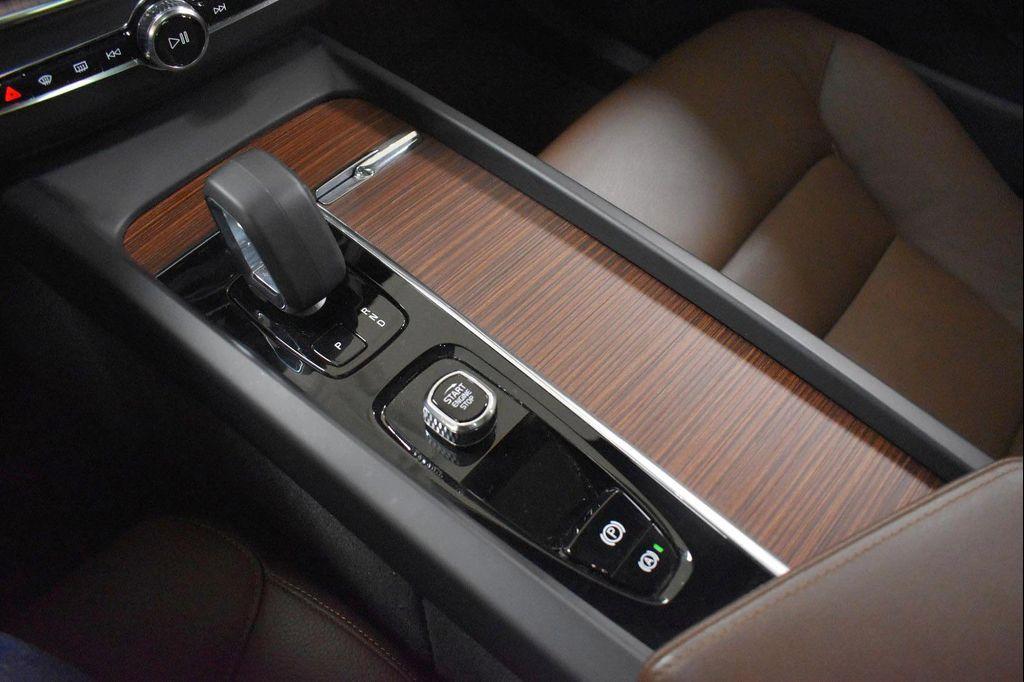 used 2024 Volvo XC60 car, priced at $33,999
