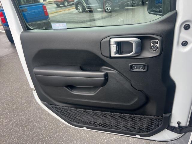 used 2021 Jeep Gladiator car, priced at $27,482