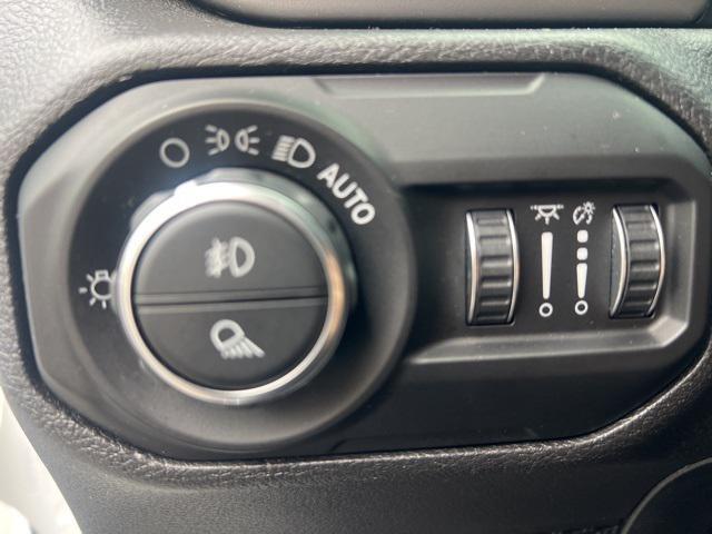 used 2021 Jeep Gladiator car, priced at $27,482