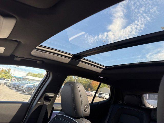 new 2025 Chevrolet Equinox EV car