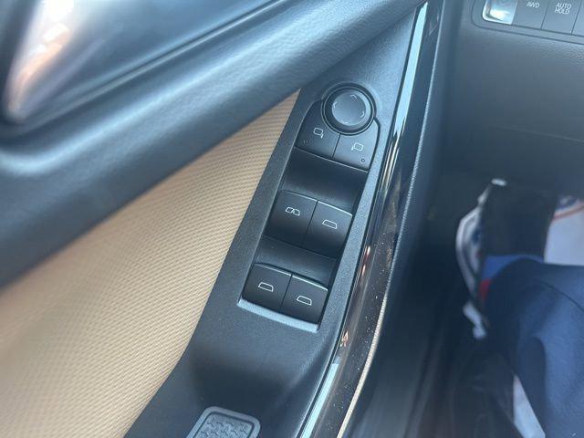 new 2026 Chevrolet Equinox car, priced at $33,570